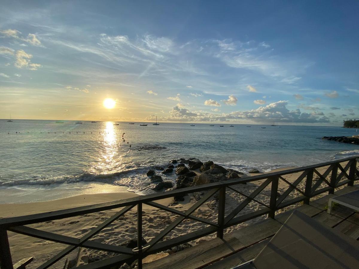 Tropical Sunset Beach Apartment Hotel Saint James Exterior photo