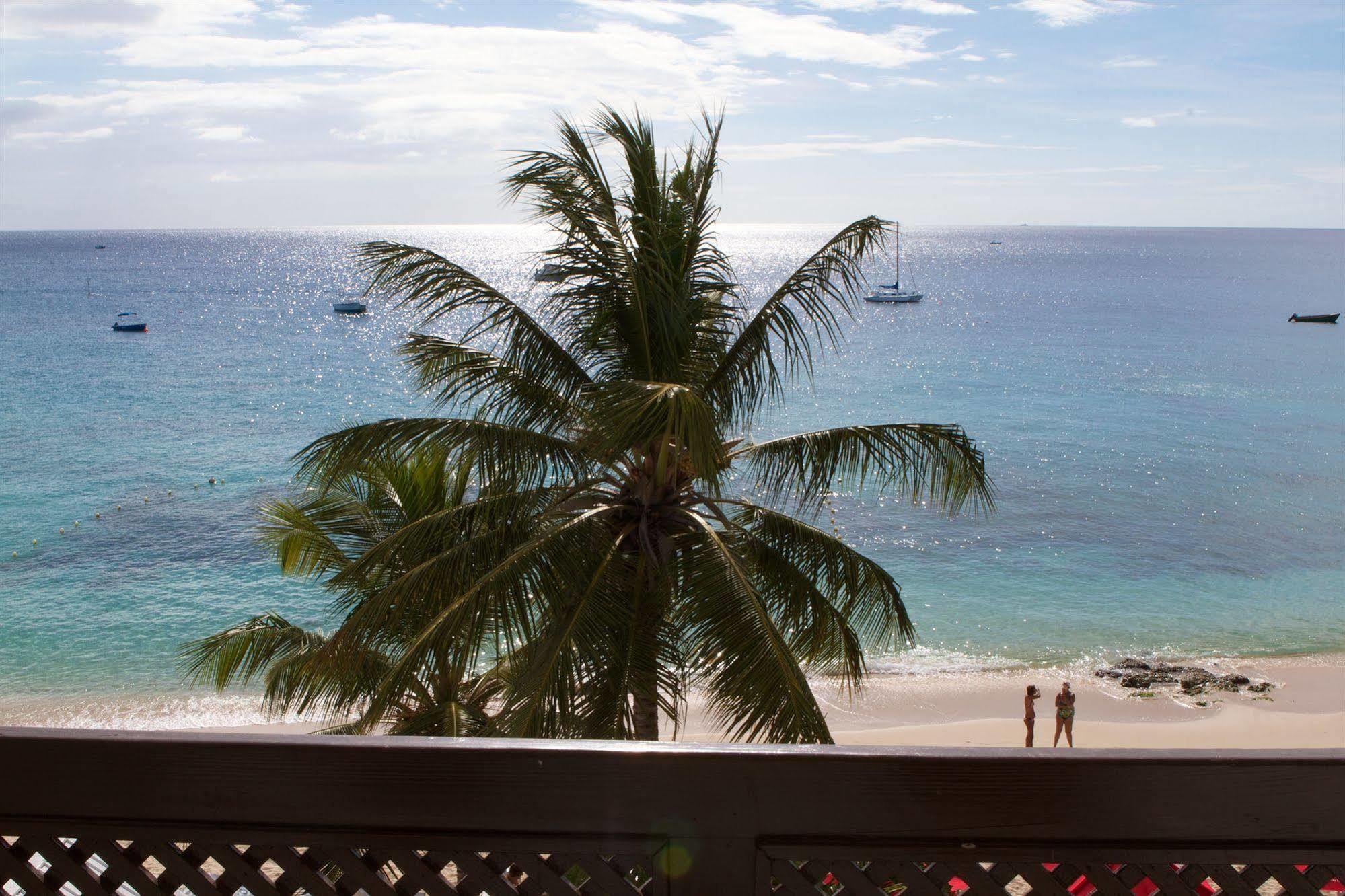 Tropical Sunset Beach Apartment Hotel Saint James Exterior photo